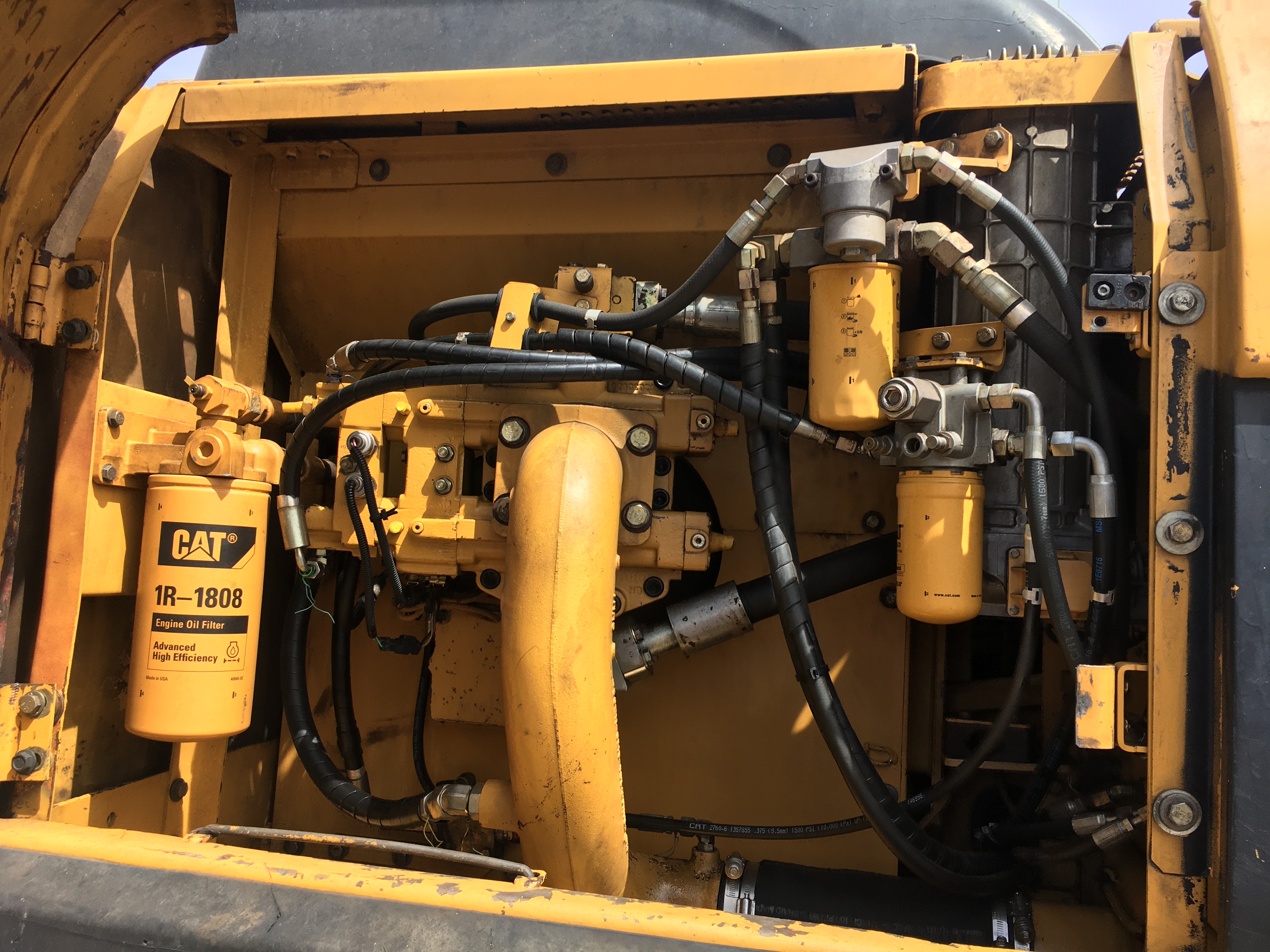 ./imagenes/INVOICE/2019/16303/EXCAVADORA CAT 330C (9).JPG